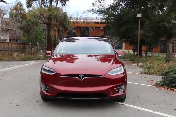 Tesla-Model-X-2016-2017