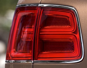 Crossover-Bentley-Bentayga-2016...