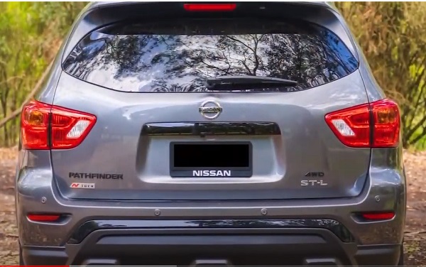 Nissan Pathfinder 2021.