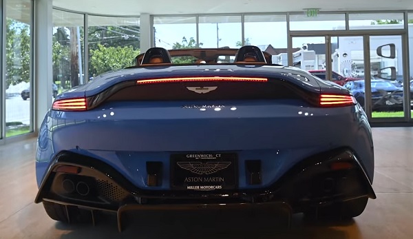 Aston Martin Vantage Roadster 2021.