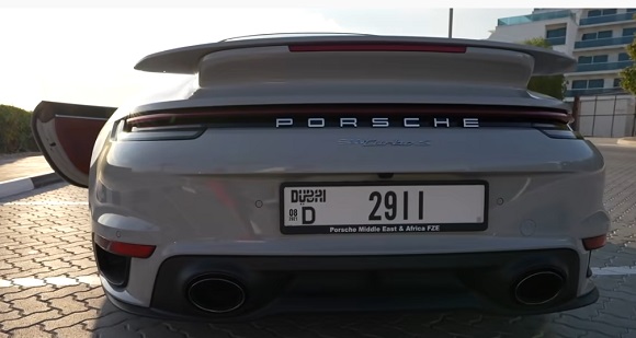 Porsche 911 Turbo S 2021.