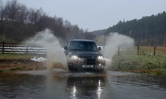 Land Rover Defender V8 2022.
