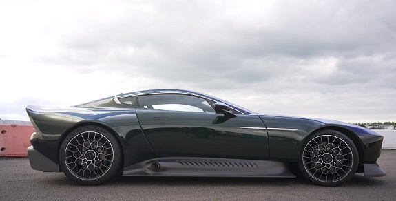 Aston Martin Victor 2021.