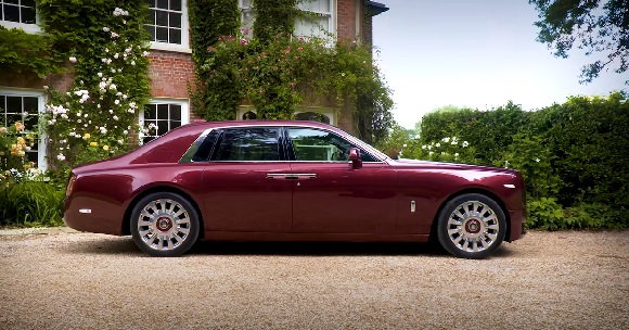 Rolls-Royce Phantom 2021.