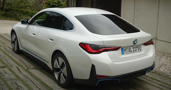 The new BMW i4 2022.